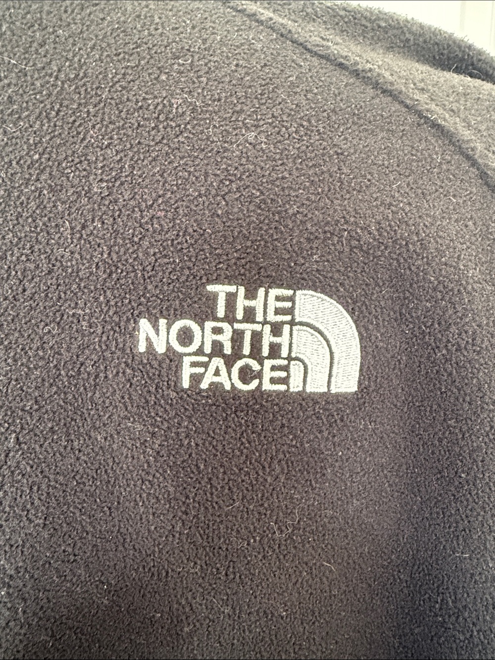 The North Face Black Full-Zip Fleece Jacket - Picture 8 of 9